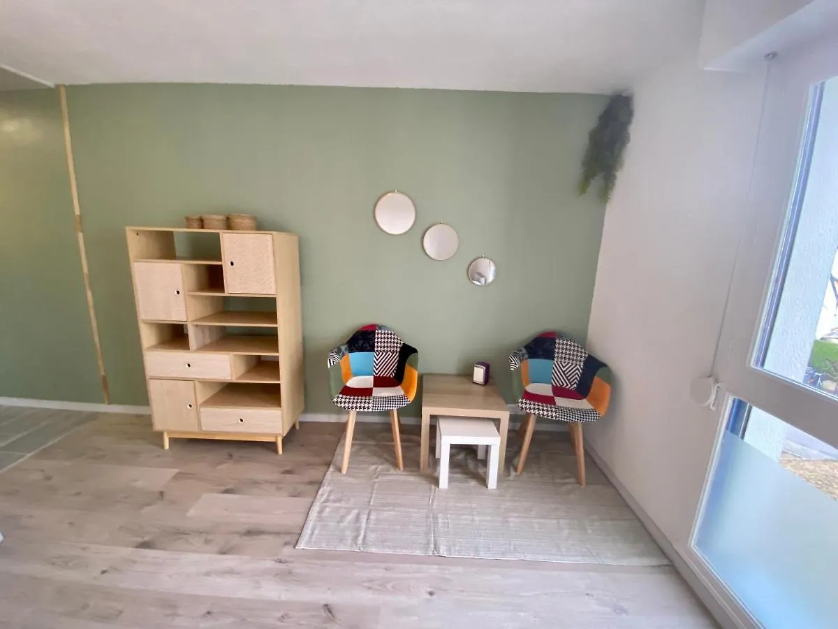 Appartement Renove Et Equipe Saint-Jacques-de-la-Lande Apartment